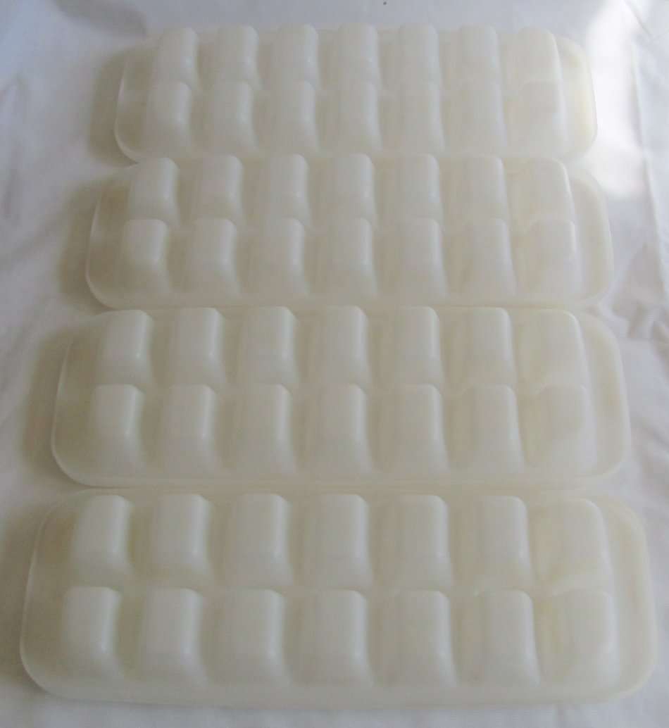 Vintage - Set of 4 Tupperware Ice Cube Trays