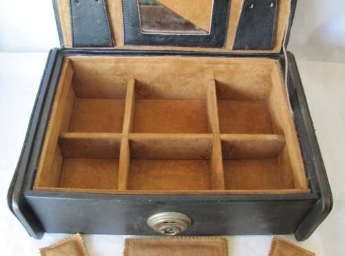 Vintage 1960`s Large Genuine Leather Jewelry Box