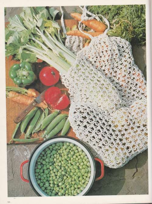 A Complete Guide To Crochet - Pam Dawson - 1976 - Crochet Pattern Book