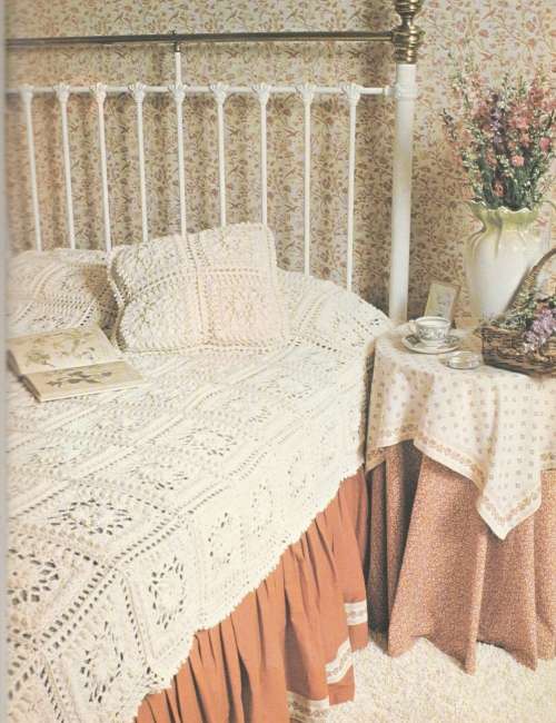 The Hamlyn Book of Crochet - Carol Payton - 1980 - Crochet Pattern Book