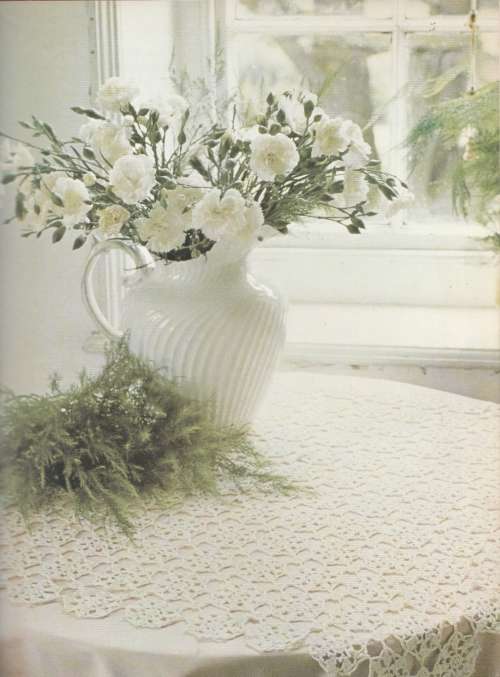 The Hamlyn Book of Crochet - Carol Payton - 1980 - Crochet Pattern Book