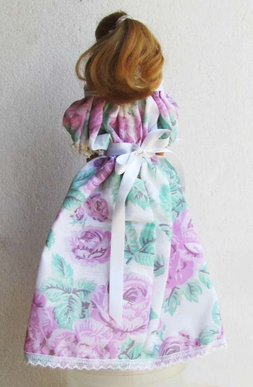 Fashion Dolls ( Barbie etc ) Long Period Off the Shoulder Dress