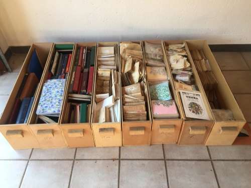 100,000s of stamps with R1 reserve!