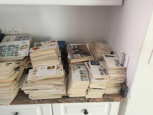 Hundreds of 1st day covers with R1 reserve!