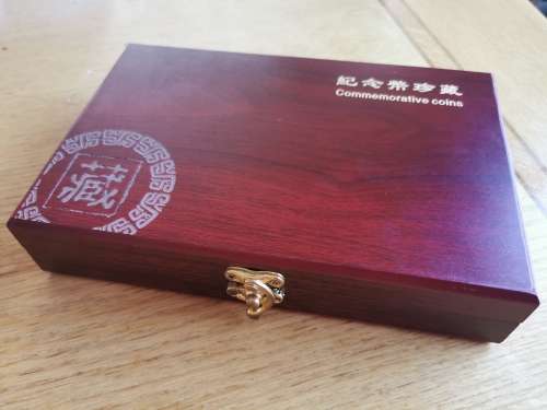 Wooden Coins Display Case Capsules Holder Storage Coin Collection Box. 50pc x 30mm With Sizeable inn