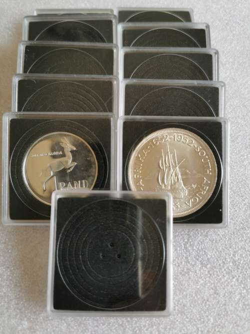 Coin Capsules. With Sizeable inner pad, (38mm, 33mm, 28mm, 23mm, 18mm). Fit 1 oz Silver coin.