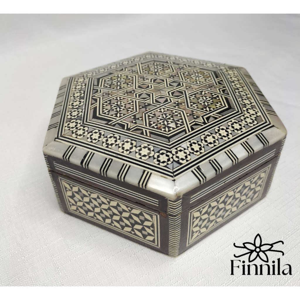 Mother of Pearl Inlay Wooden Jewelry box!!!