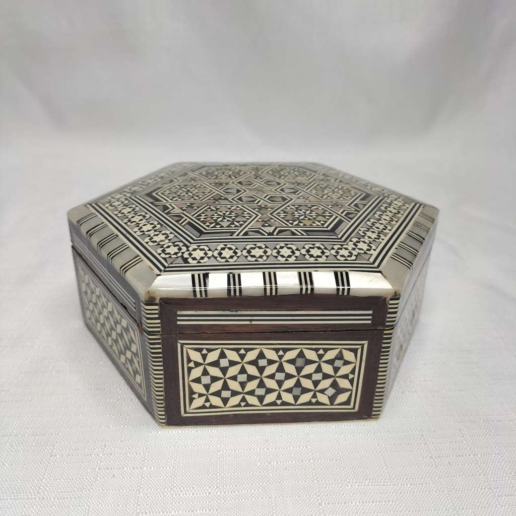 Mother of Pearl Inlay Wooden Jewelry box!!!