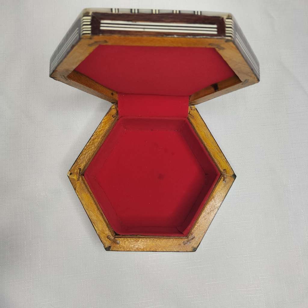 Mother of Pearl Inlay Wooden Jewelry box!!!