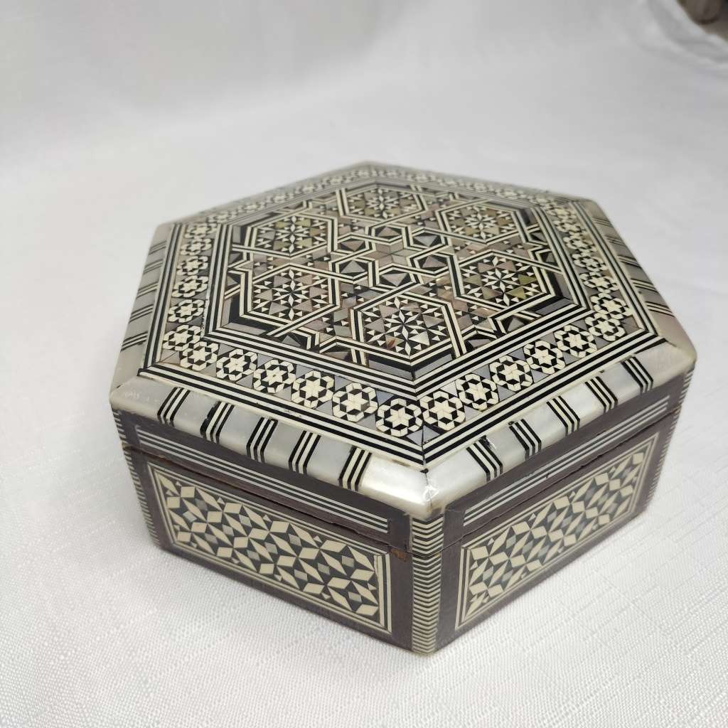Mother of Pearl Inlay Wooden Jewelry box!!!