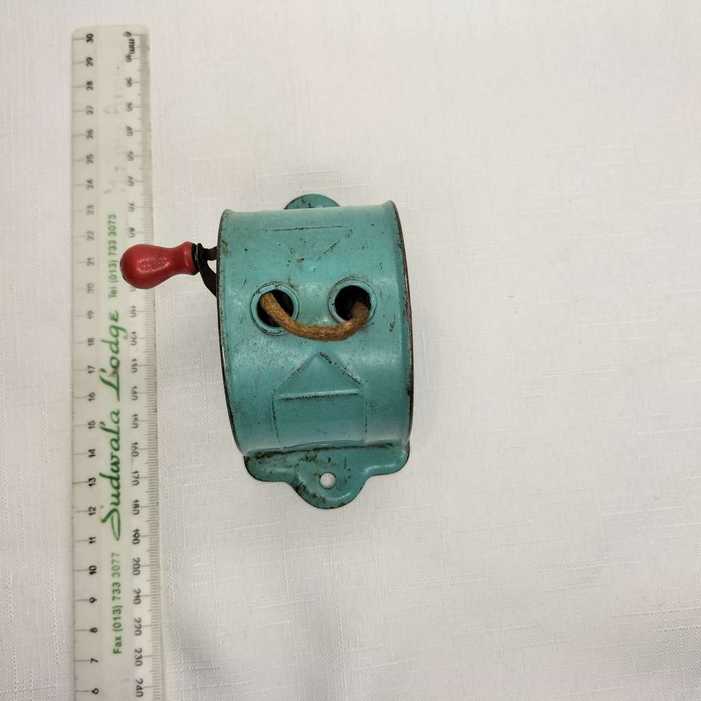 Vintage Aqua Turquoise Metal Retractable Laundry Clothesline!!!