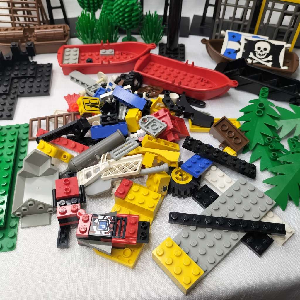 VINTAGE LEGO, Big Pile of Vintage Lego!!!