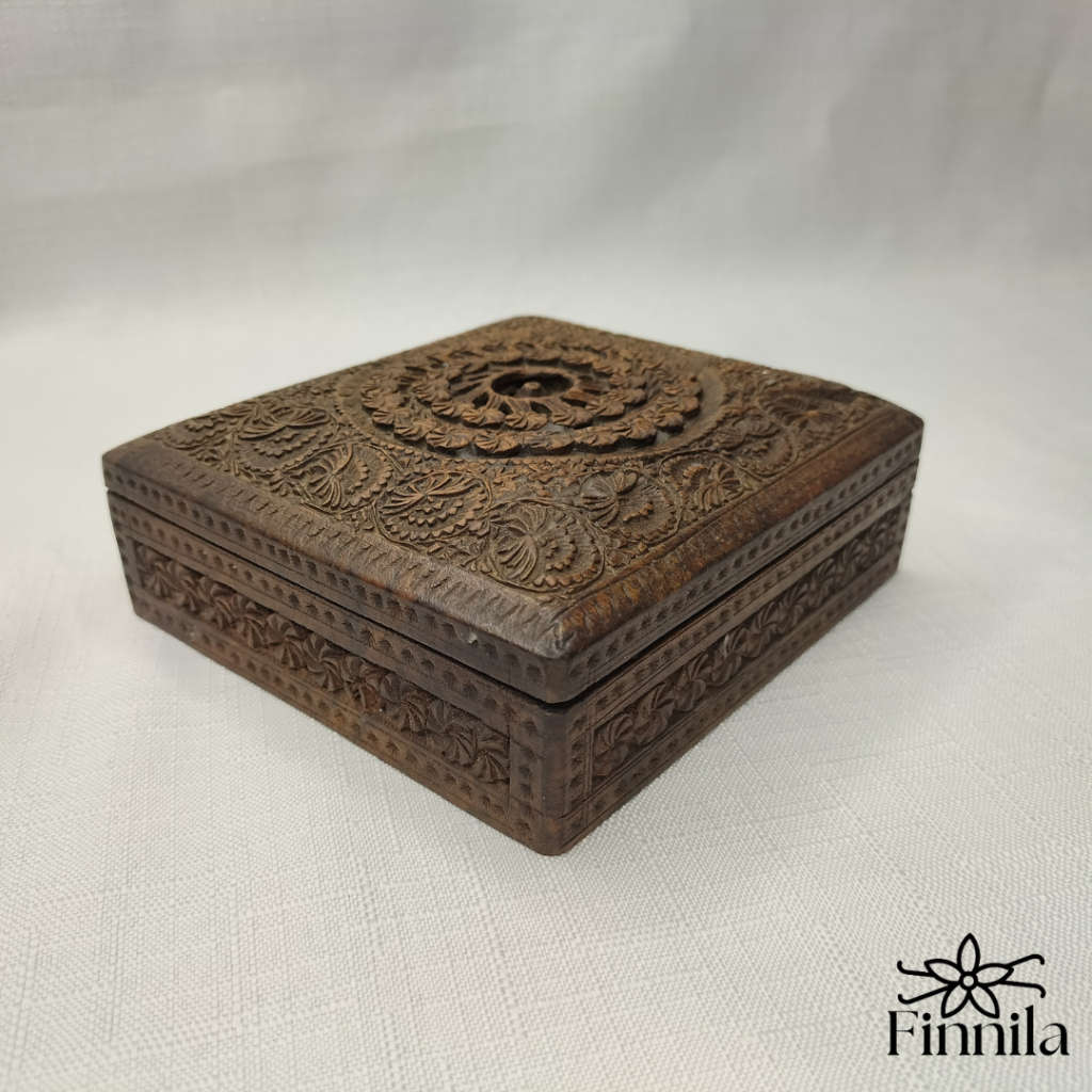 Vintage Hand Crafted Wood Jewelry or Trinket Box!!!