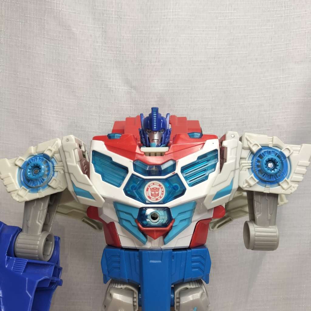 Transformers Robots in Disguise Power Surge Optimus Prime 12 (Missing some parts, see photos)!