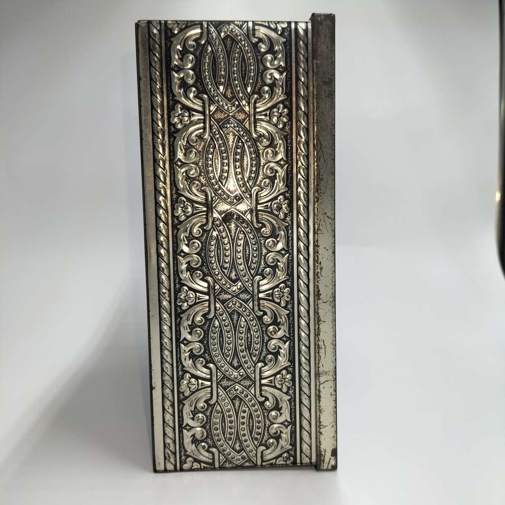 Vintage Bells Biscuit Tin!!!