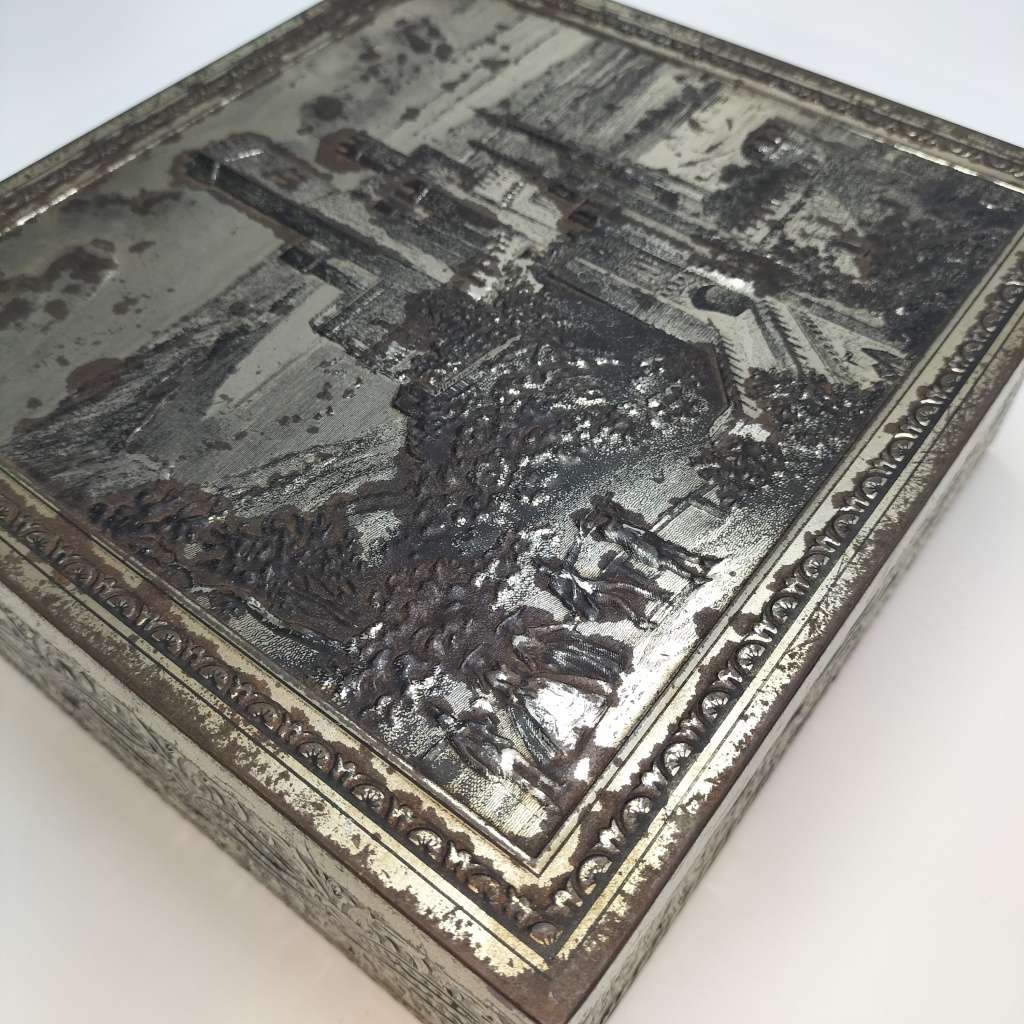 Vintage Bells Biscuit Tin!!!