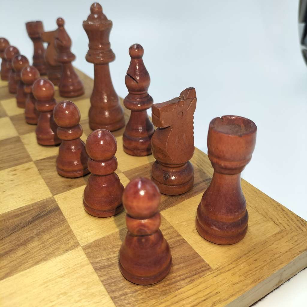 Wooden Chess Set (Missing One King)!!!