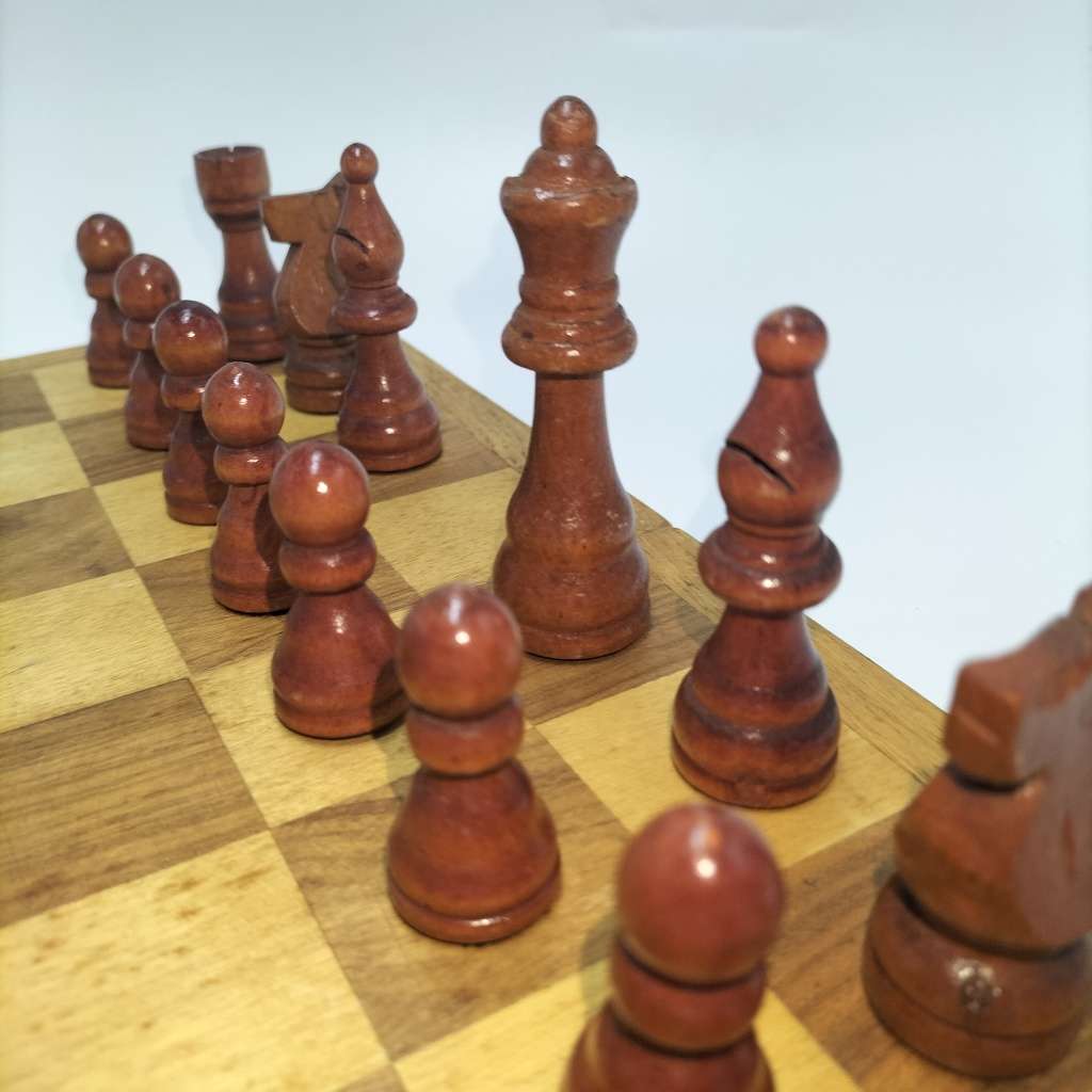 Wooden Chess Set (Missing One King)!!!