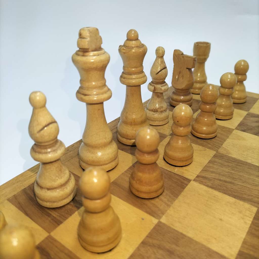 Wooden Chess Set (Missing One King)!!!