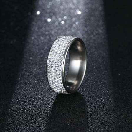Retail Price R 2 999 - Ring With Simulated Diamonds Size 6 - Titianium Silver