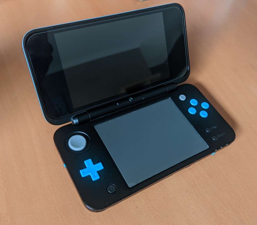 New Nintendo 2DS XL Black + Turquoise