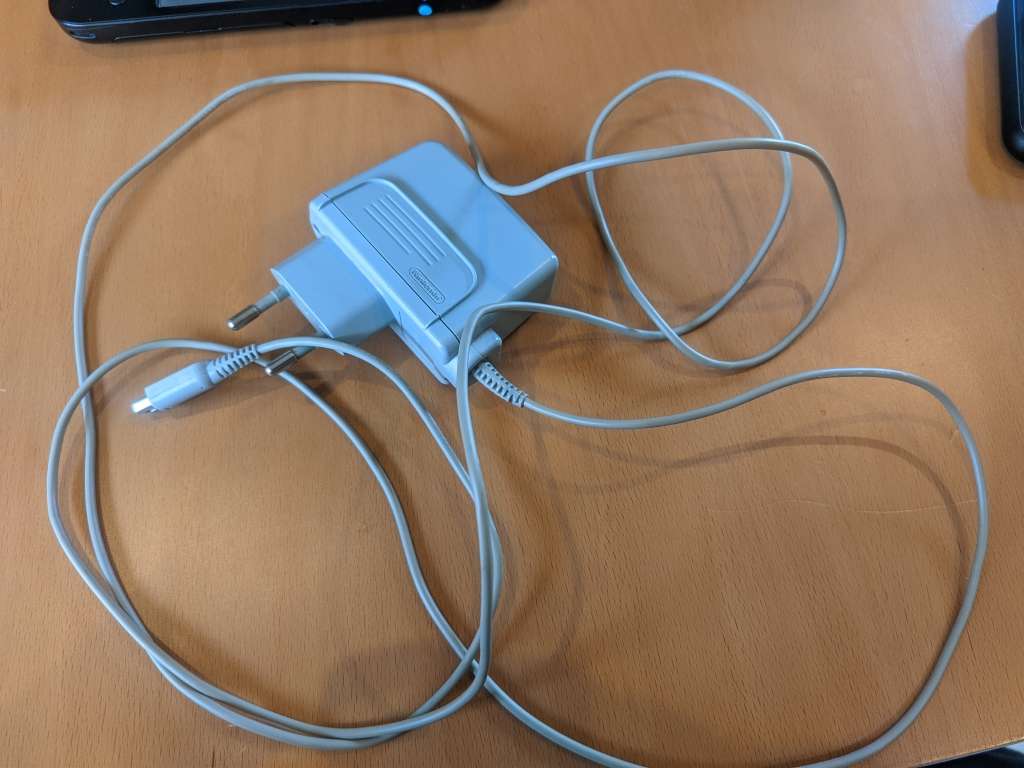 New Nintendo 2DS XL Black + Turquoise