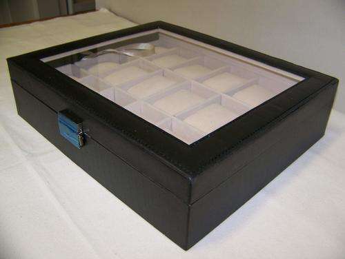 Black leatherette Watch case with transparent lid: Holds 18 watches