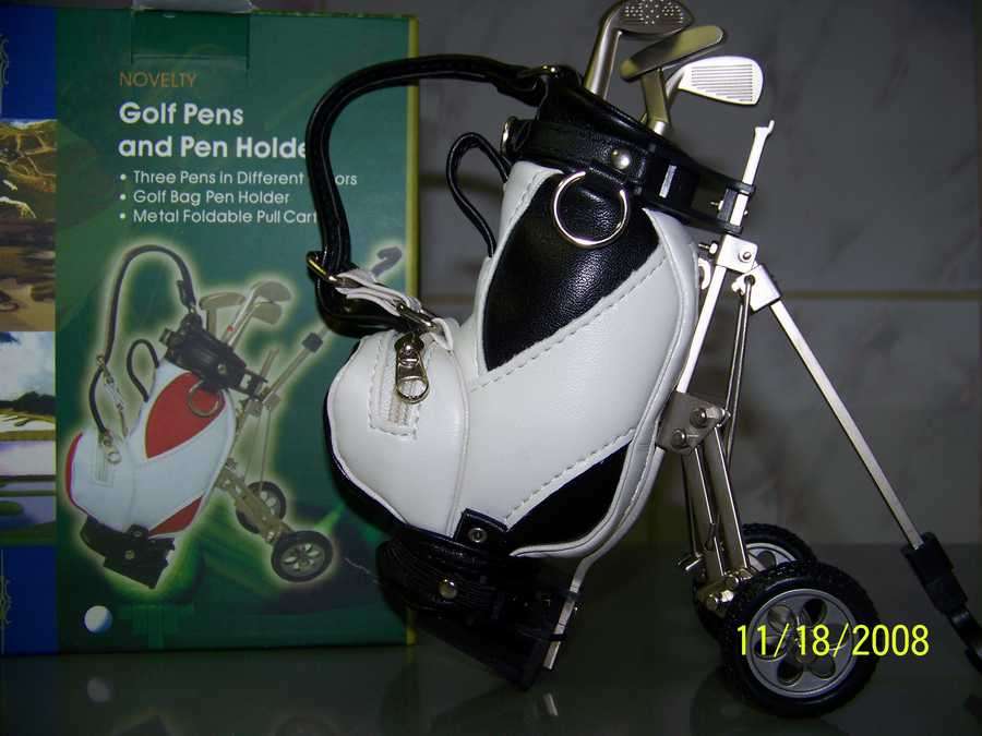 Golf pen and pen holder