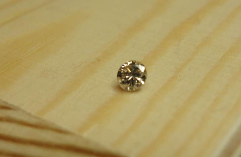 0.09 Carat Champagne VVS Natural Loose Diamond
