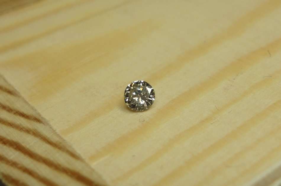 0.09 Carat Champagne VVS2 Natural Loose Diamond