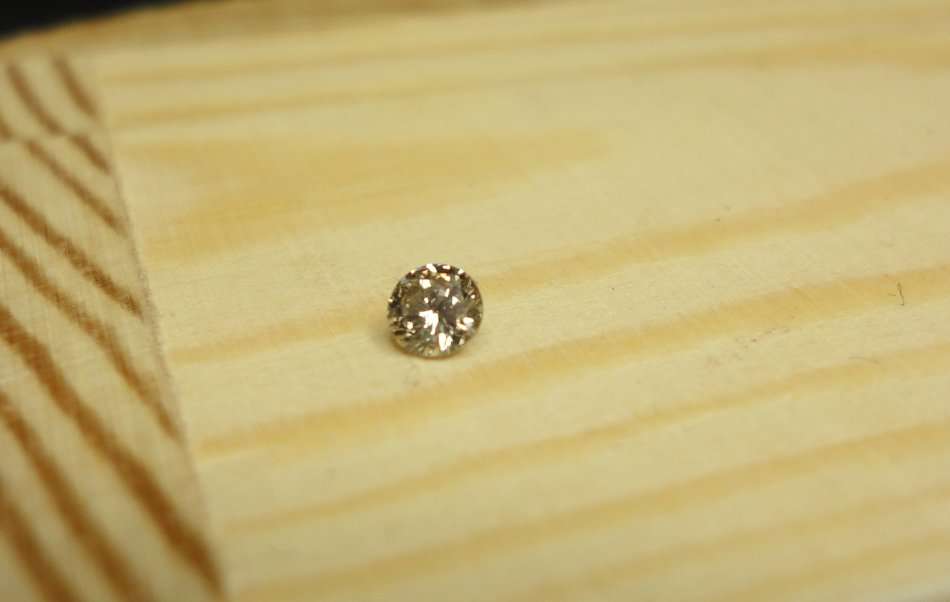 0.09 Carat Champagne VVS2 Natural Loose Diamond