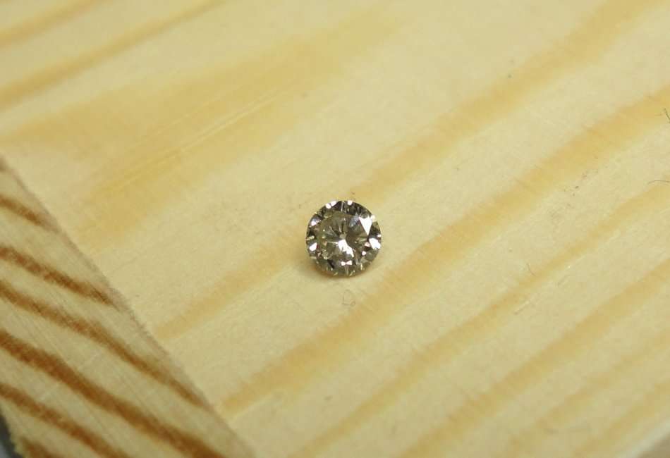 0.09 Carat Champagne VVS2 Natural Loose Diamond