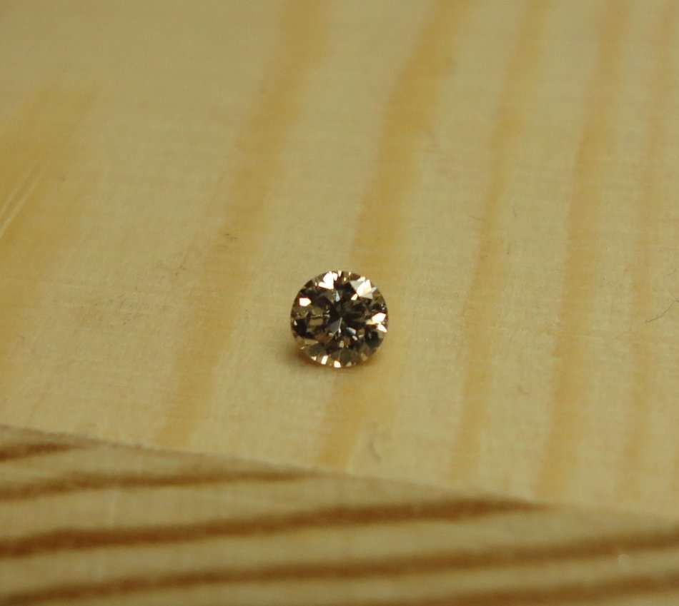 0.09 Carat Light Champagne VVS2 Natural Loose Diamond