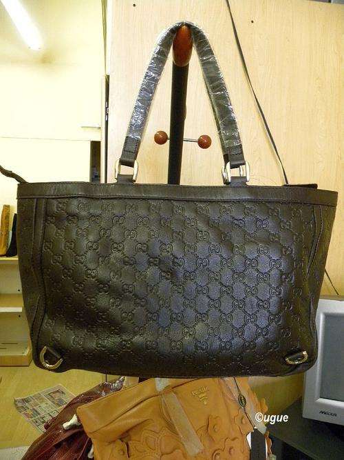 BARGAIN !! STUNNUNG NEW GUCCI HANDBAG IN BLACK LEATHER