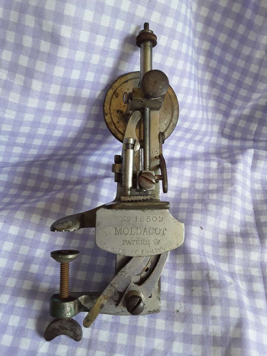 Moldacot Pocket Sewing Machine
