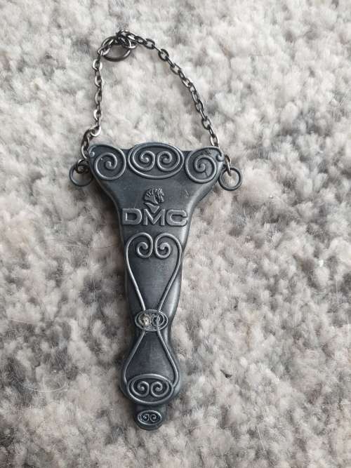 Cross stitch stretch frame and small DMC scissors holder (can be used for tapestry)