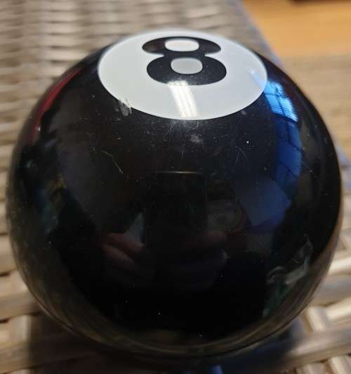 Magic 8-BALL fortune-telling toy FUN ITEM - used but QUIRKY