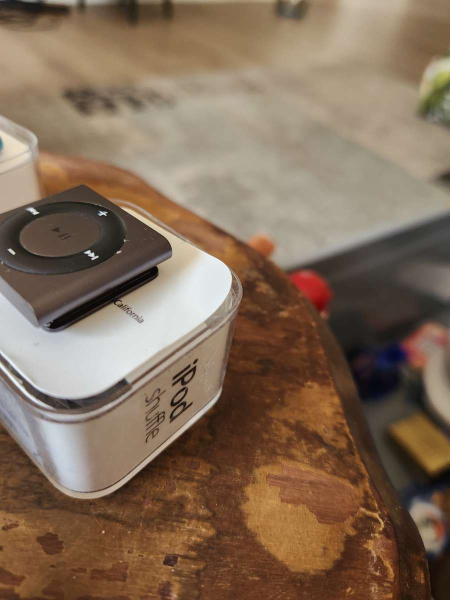 Ipod shuffle 2Gb - the perfect travelling companion