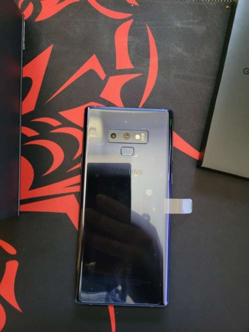 Samsung Note 9 128GB + Many Samsung Accessory Extras