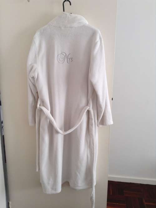 MRS fluffy gown - small