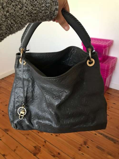 Great leather LV replica