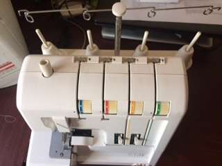 ELNA OVERLOCKER 614 DE