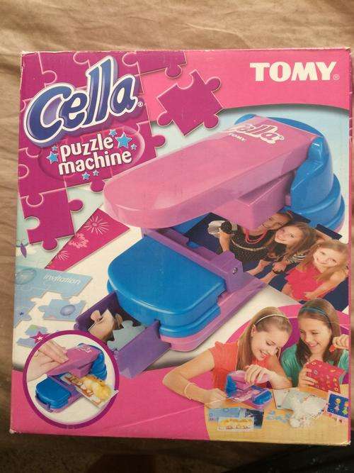 Cella Puzzles Machine from Tomy