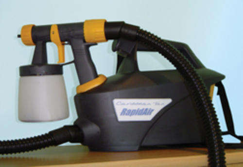 Spray tanning machine