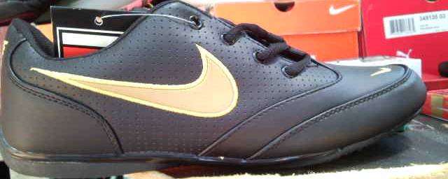 MENS NIKE SNEAKER