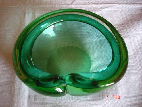 murano ashtray no nicks or chips.dia 14 by 17 cm