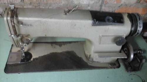 industrial sewing machine perfect working condition ( consol )