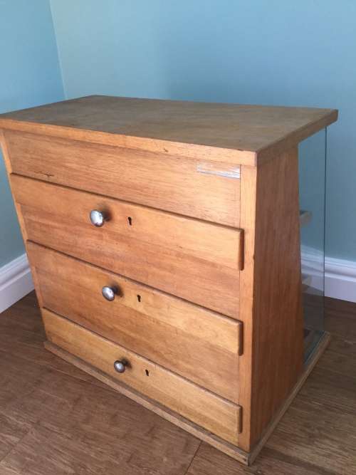 Vintage Jewelry Display Showcase