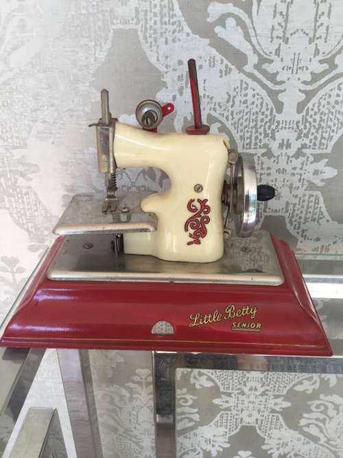 Vintage Toy Sewing Machine