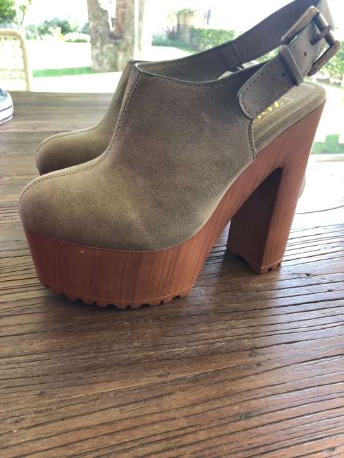 Zoom Platform Olive green